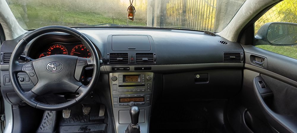 Toyota Avensis T25 1.6 benzina