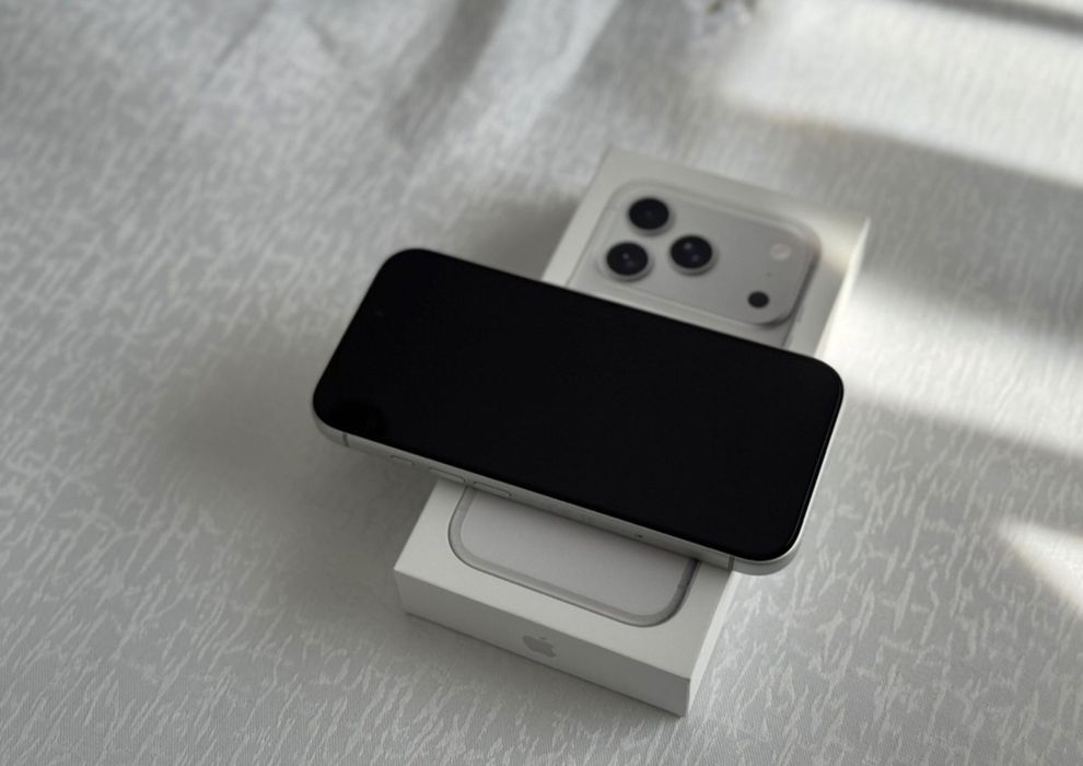 Vand iphone 17 pro 1tb silver