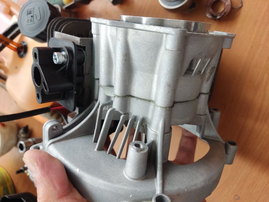 Бензиновый инструмент