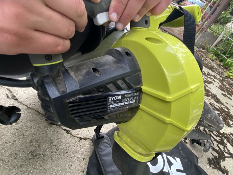 Suflanta / aspirator frunze, Ryobi RBV3000CESV, 3000 W, 3 functii, sac 45 l