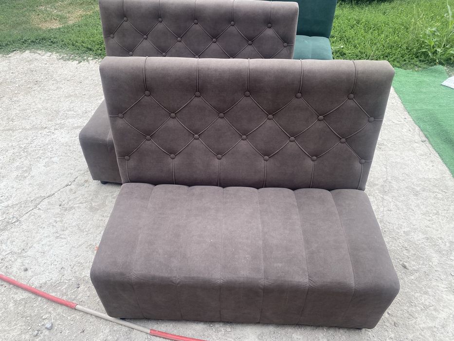 Прадам диваны в кафе