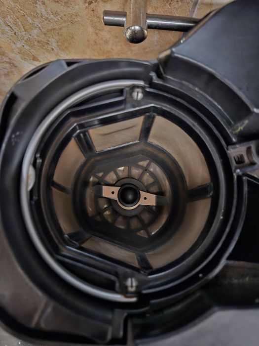 Cafetiera cu rasnita