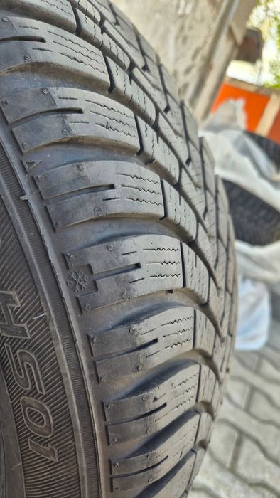 Автомобилни Гуми Falken  Eurowinter HS01  215/55/17 - Зимни
