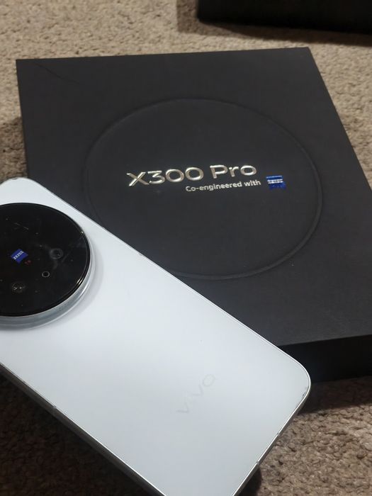 Vivo x300 pro VARIANTA UNICA IN RO! X100 ZOOM,512GB, BATERIE DE 6500 ETC...