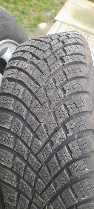 Vand 4 roti complete de iarna opel 195/60/r15 in stare foarte bună