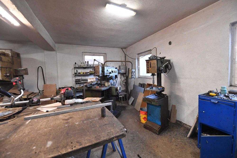 Inchiriez atelier de lacatuserie