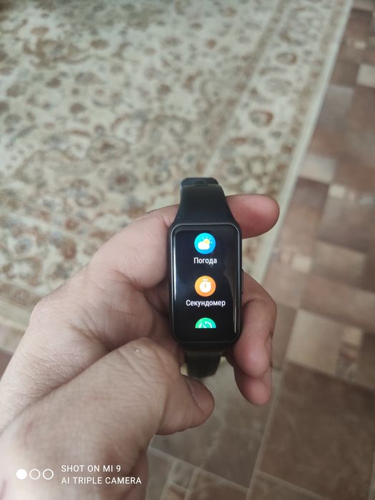Продам оригинал смарт часы Huawei Band