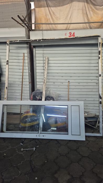 Пластиковый окно с дверью