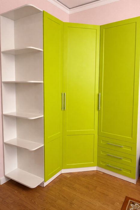 Продам шкаф в детскую