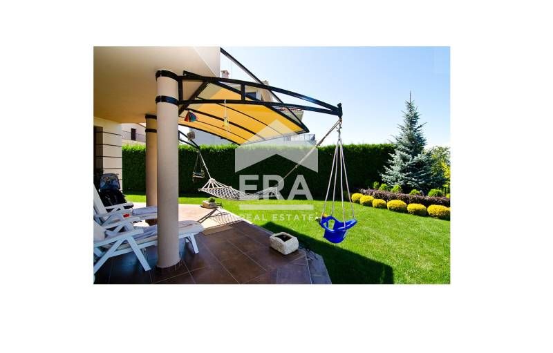 Четириетажна обзаведена къща за продажба, с барбекю зона и двор, в м-с