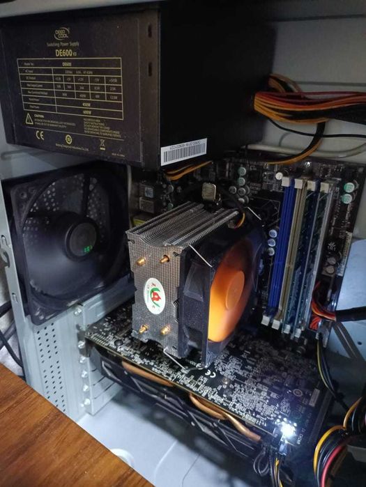 Компьютер, монитор,  клавиатура, мышь.