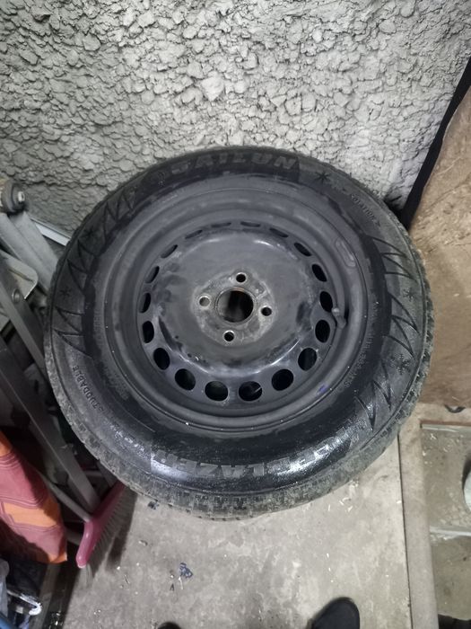 Продам резину с дисками  на 14. 185/70