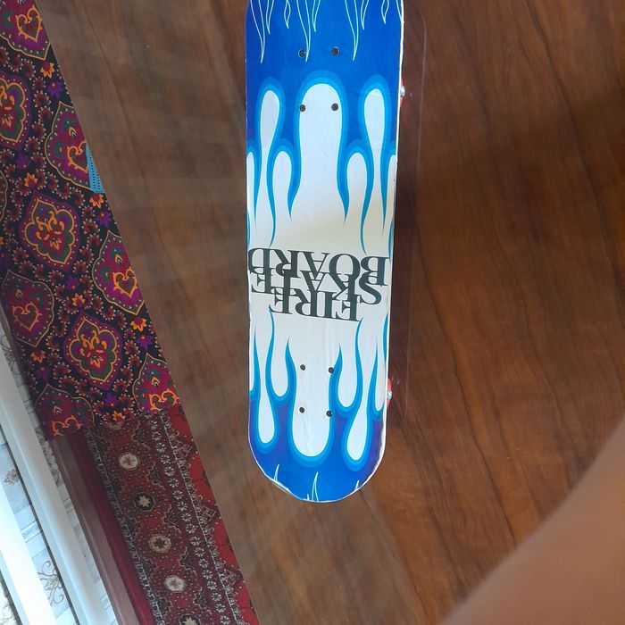 Skateboard sotiladi