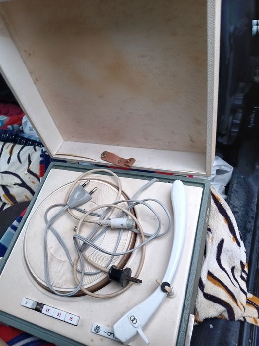 Грамофон от тавана.Антика.