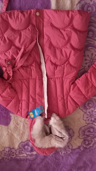 Продам детские куртки.