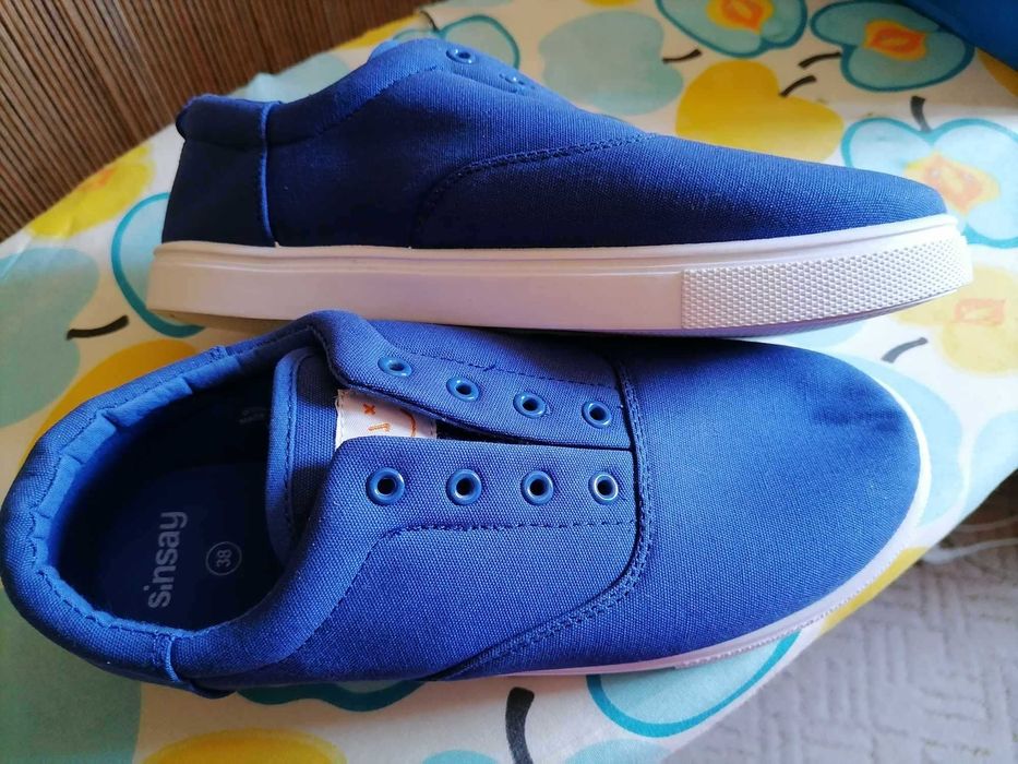 Нови дамски платненки в синьо