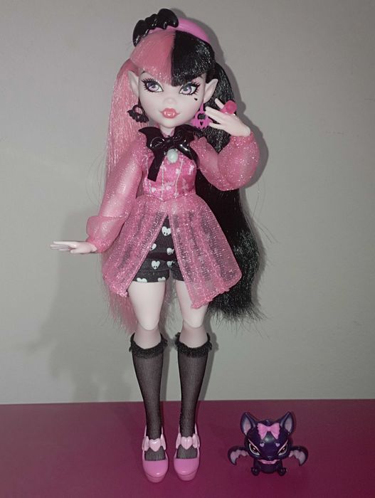 Păpușă monster high first wave (basic )Draculaura