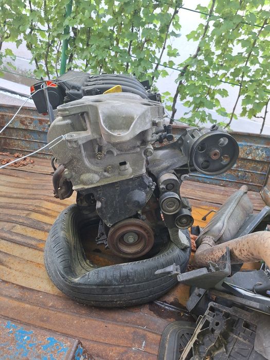 Vând motor și cutie laguna2 1.8 16v perfect funcționale