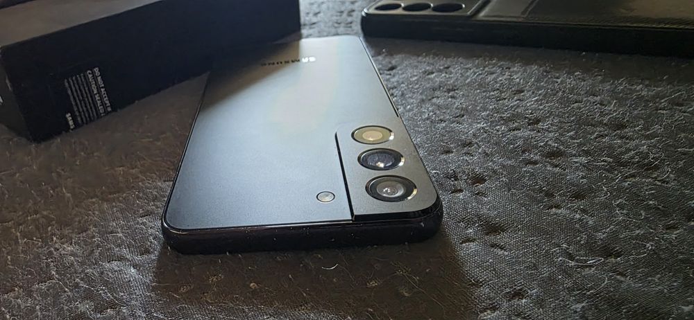 Samsung Galaxy S22 128GB Black ПЪЛЕН КОМПЛЕКТ