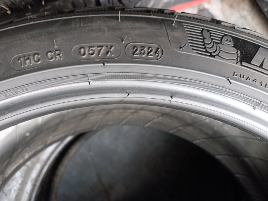 Anvelope de iarnă 225 40 18 Michelin dot 2024