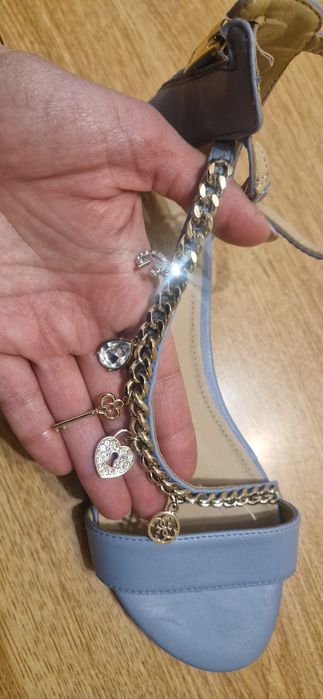 Sandale piee Guess 37