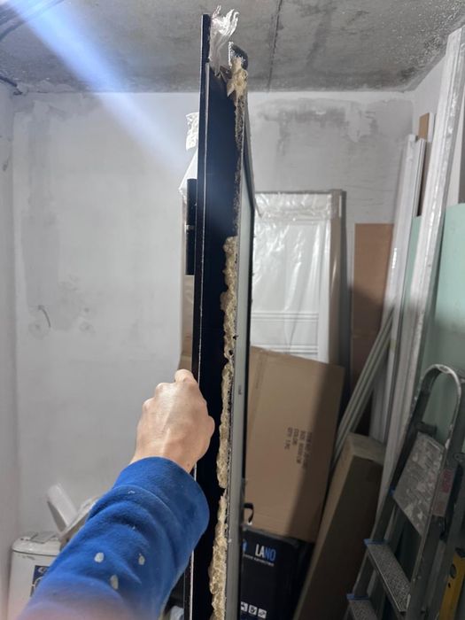 Дверь наружный. Строительный