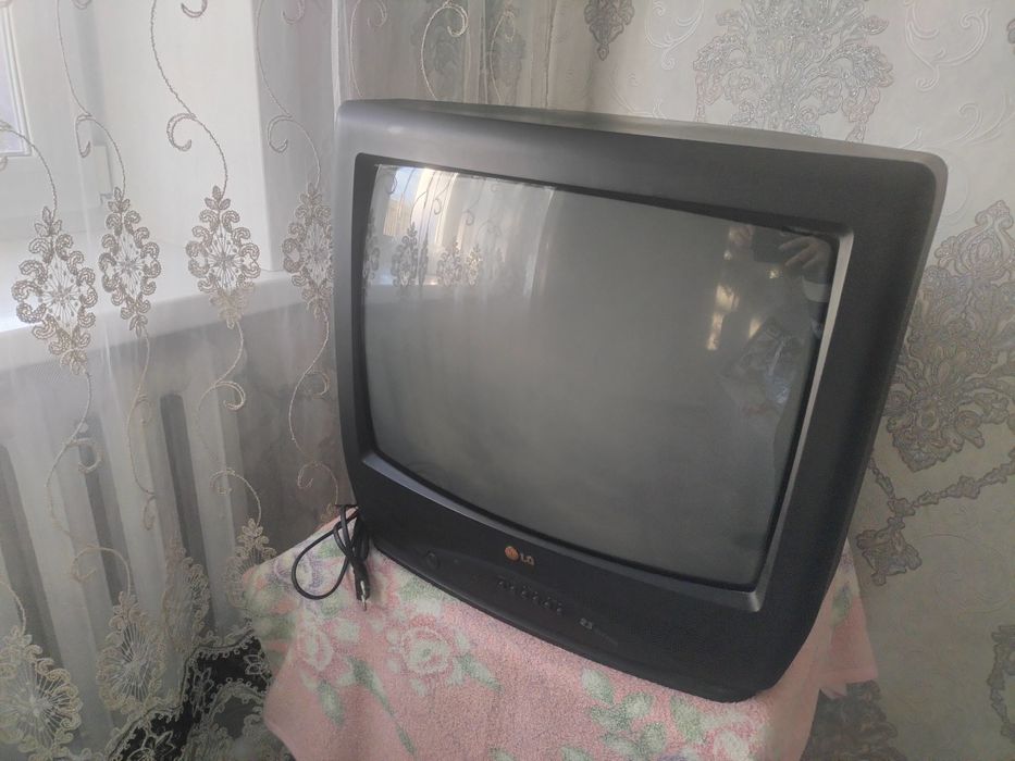 Продам телевизор lg