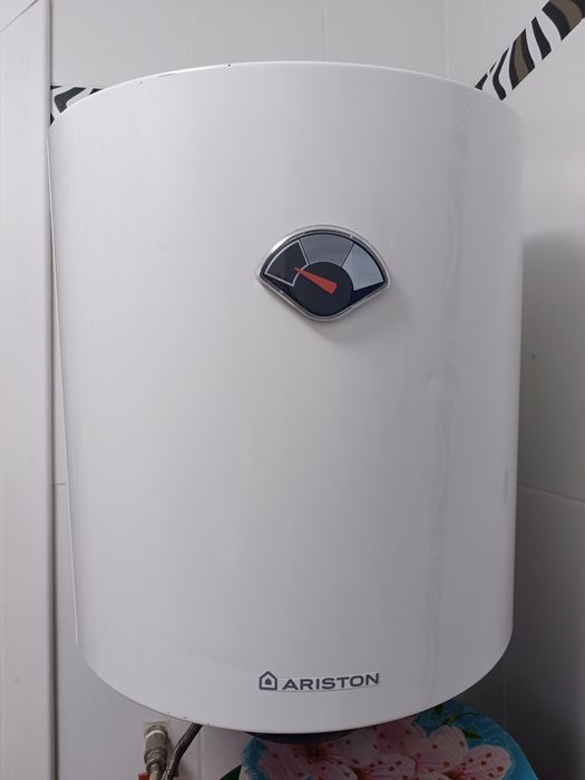 Продам бойлер Аристон