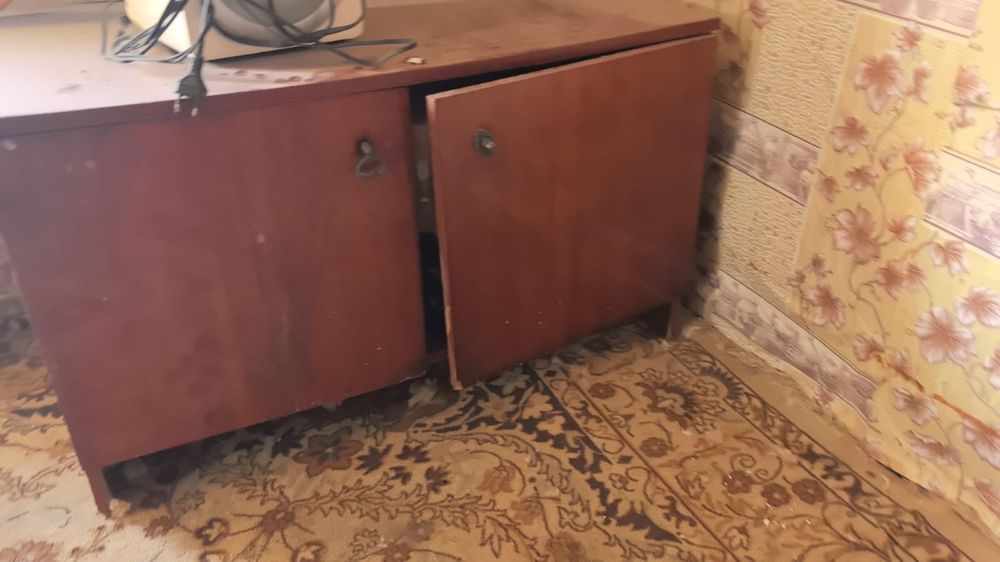 Кровать и тумба отдам