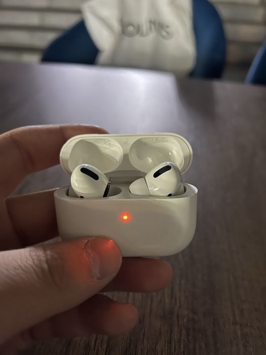 Продаю айр подс про