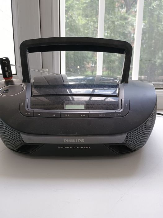 Радиоприемник Samsung Philips.