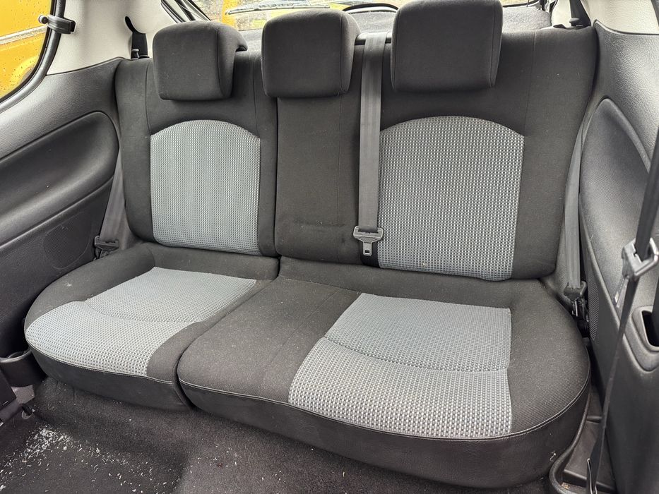 Салон Пежо 206 2/3врати