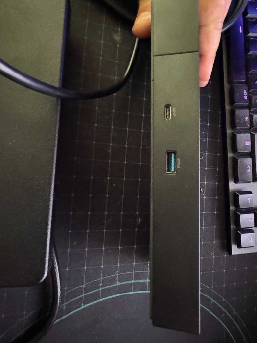Vând Docking station Dell wd19dcs, USB-C, Gigabit Ethernet