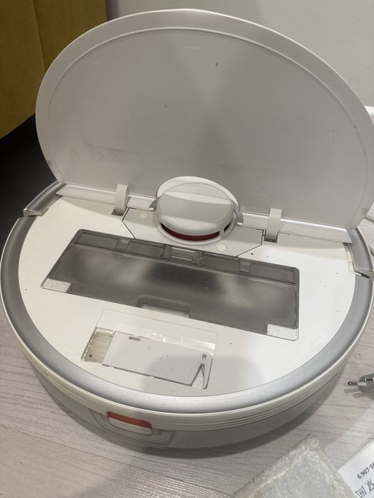 Робот-пылесос Xiaomi Roborock в отличном состоянии