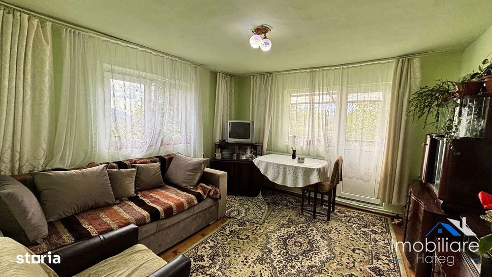 Casă 3 camere de vânzare – Str. Măgurii | Petroșani Nord