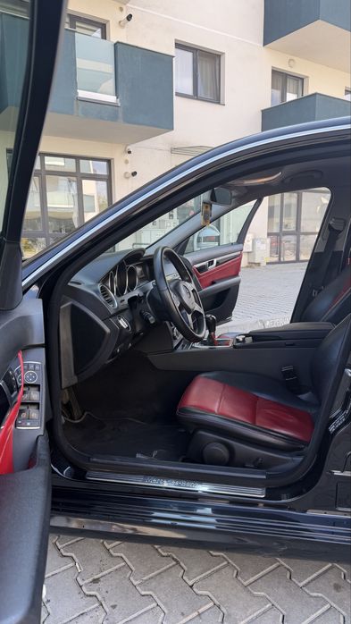 Mercedes C200 2.2 D 140 CP 2014 E5 Facelift Pachet AMG Manual 6+1 Trepte Pret 5.450 € Neg