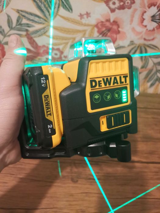 Nivela laser acumulator cu Auto-nivelare, suport magnetic