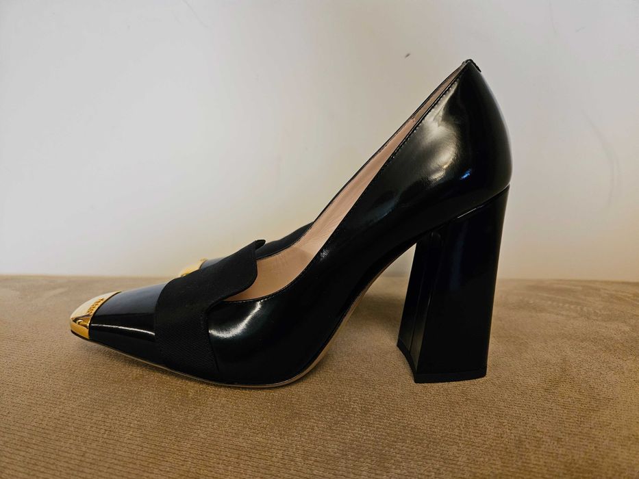 Bally обувки от естествен лак нови номер 37