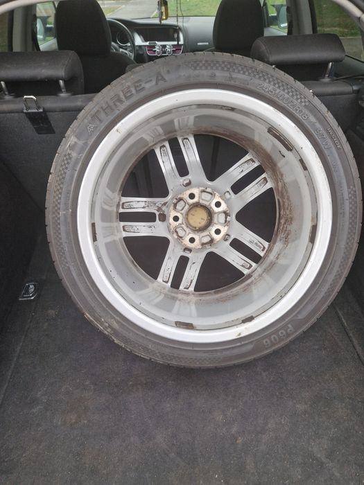 Geanta cu cauciuc  245/40/R18