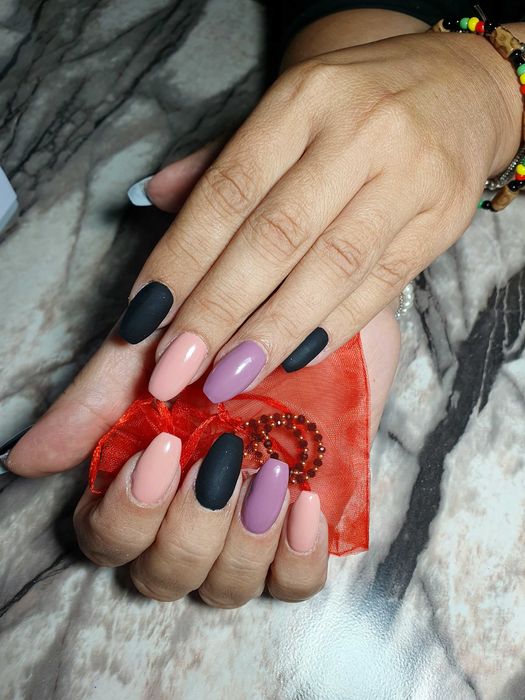 Aplic unghii cu gel sau semi