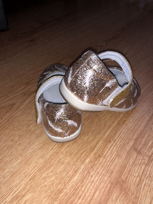 Продам туфли детские