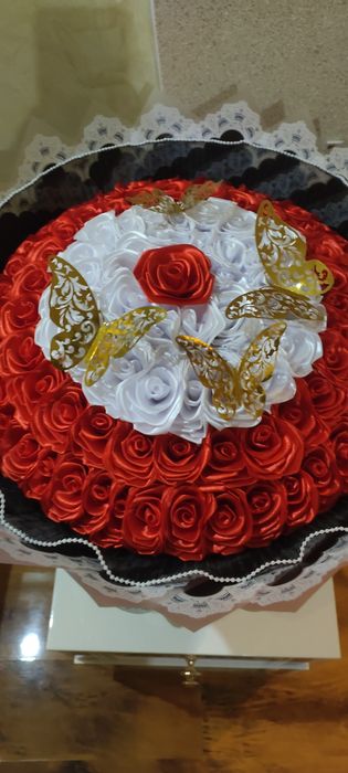 101 Роза из атласной ленты