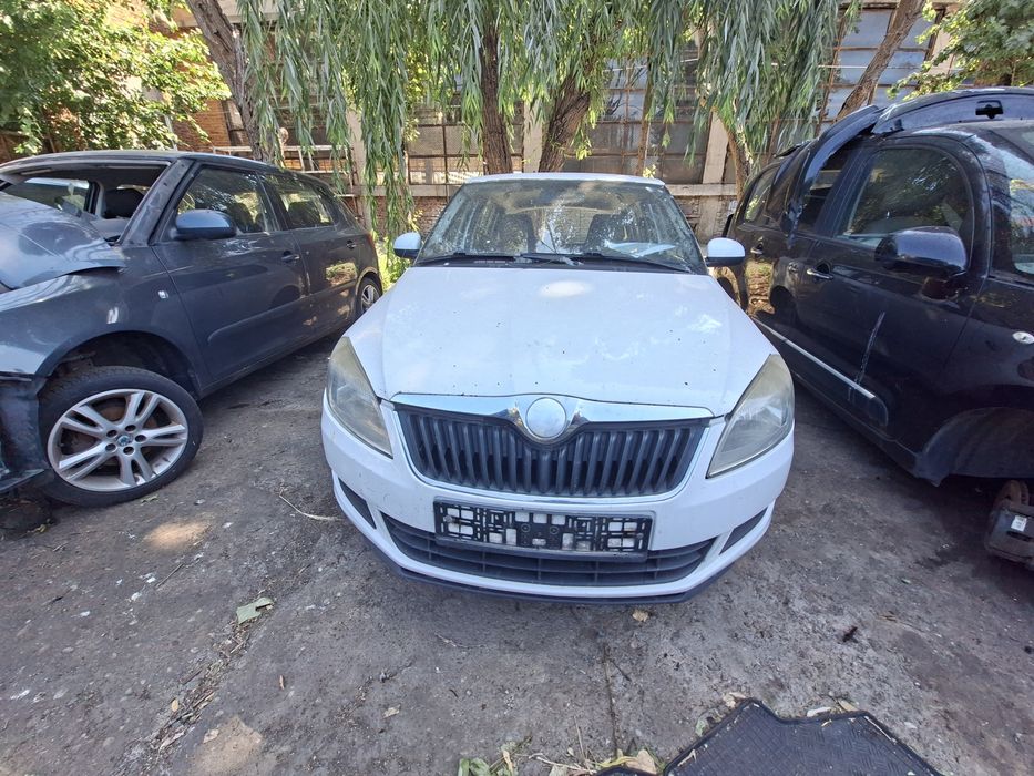 Dezmembrez Skoda Fabia 2  1.2 Benzina 2011 CHFA BZG