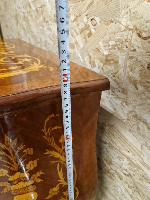 Бароково шкафче с интарзия комод френско производство