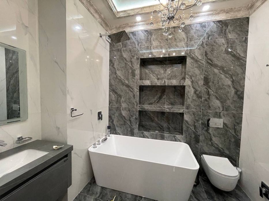 Продается 5ти комнатная квартира,ДК Парижен,Ул Мукимий,175м2