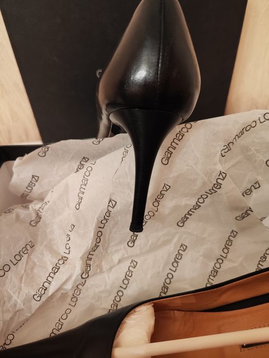 Женская фирменная обувь