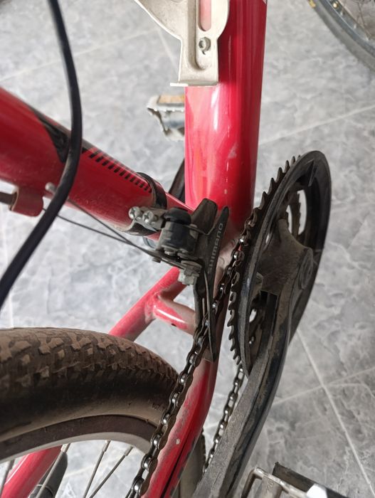 велосипед стоит без дела