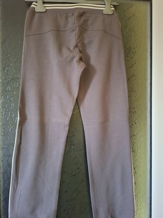 Pantaloni trening noi