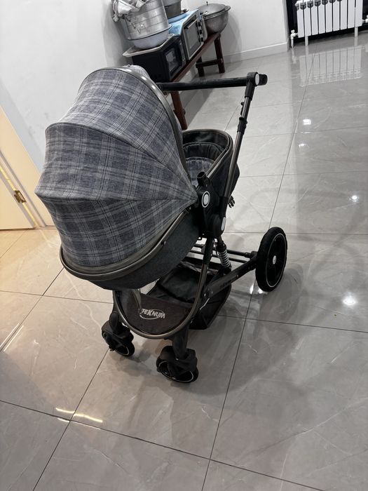 Коляска Teknum отдам дешева