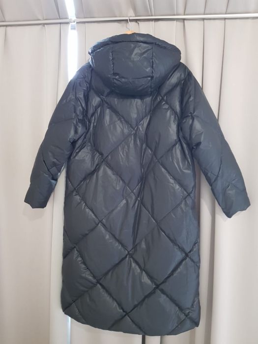 Зимний удлиненный пуховик